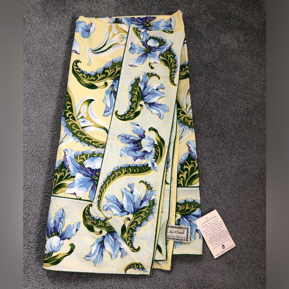 Vintage yet New NWT April Cornell square 54” x 54” yellow blue floral tablecloth